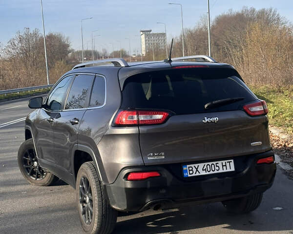 Серый Джип Чероки, объемом двигателя 2.36 л и пробегом 156 тыс. км за 14500 $, фото 8 на Automoto.ua