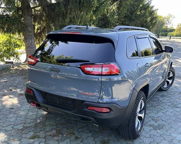 Серый Джип Чероки, объемом двигателя 3.24 л и пробегом 304 тыс. км за 14200 $, фото 3 на Automoto.ua