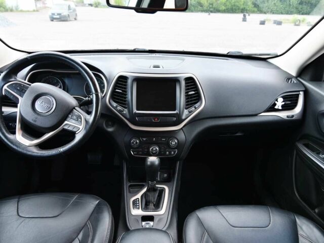 Сірий Джип Cherokee, об'ємом двигуна 2.4 л та пробігом 86 тис. км за 13500 $, фото 10 на Automoto.ua