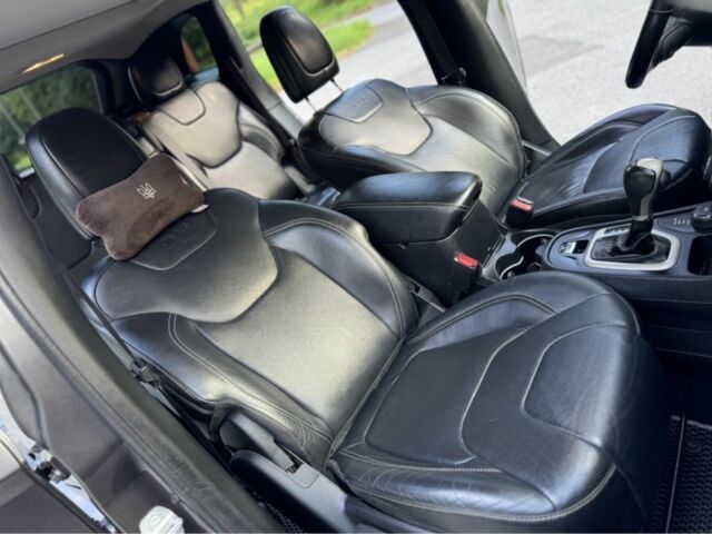 Серый Джип Чероки, объемом двигателя 3.2 л и пробегом 185 тыс. км за 308 $, фото 12 на Automoto.ua