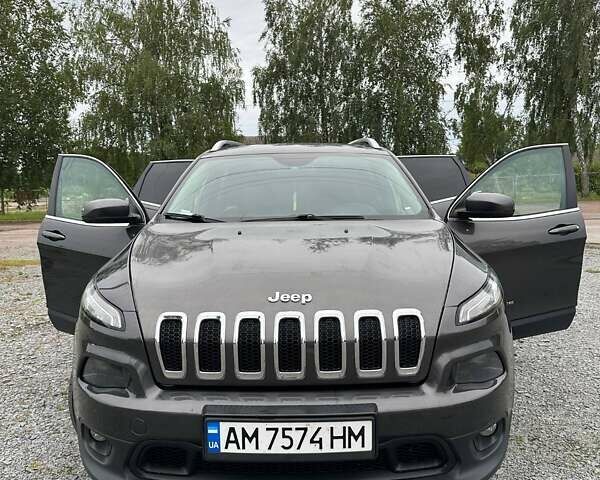 Сірий Джип Cherokee, об'ємом двигуна 1.96 л та пробігом 205 тис. км за 14000 $, фото 30 на Automoto.ua
