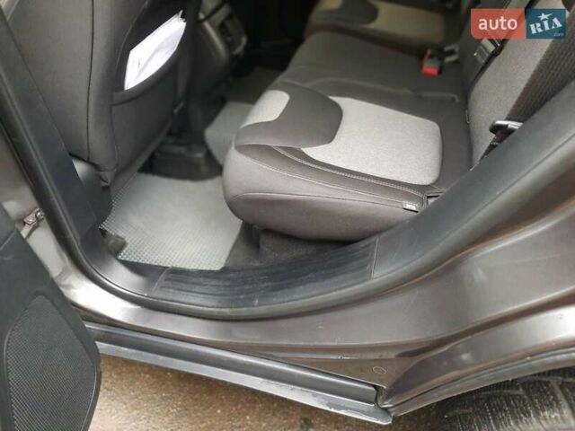 Серый Джип Чероки, объемом двигателя 2.36 л и пробегом 260 тыс. км за 11000 $, фото 19 на Automoto.ua