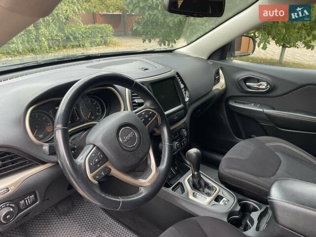 Серый Джип Чероки, объемом двигателя 2.36 л и пробегом 200 тыс. км за 14750 $, фото 8 на Automoto.ua