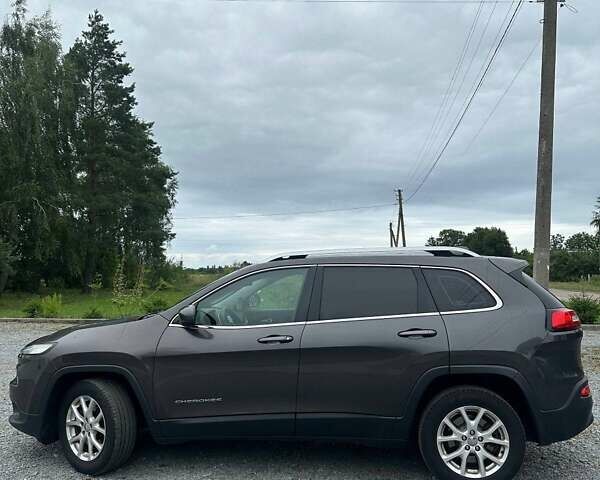 Сірий Джип Cherokee, об'ємом двигуна 1.96 л та пробігом 205 тис. км за 14000 $, фото 10 на Automoto.ua