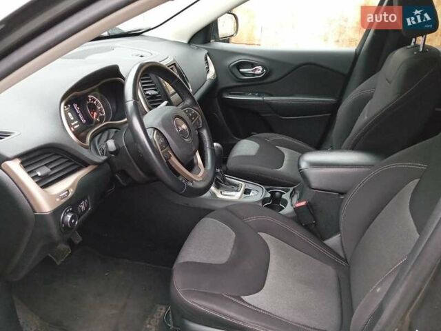 Серый Джип Чероки, объемом двигателя 2.4 л и пробегом 250 тыс. км за 11300 $, фото 7 на Automoto.ua