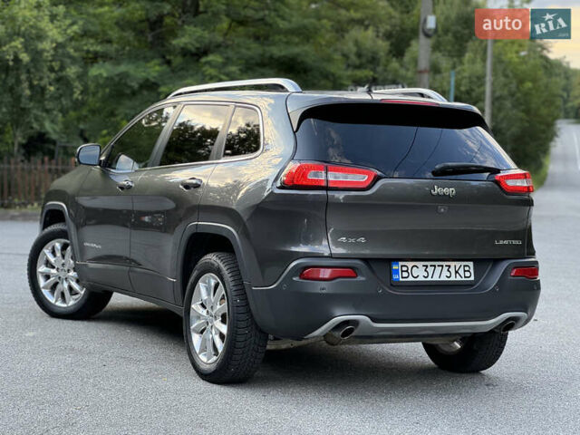 Джип Чероки 2014 в Трускавце на Automoto.ua Серый Джип Чероки, объемом двигателя 3.24 л и пробегом 175 тыс. км за 14900 $, фото 22 на Automoto.ua