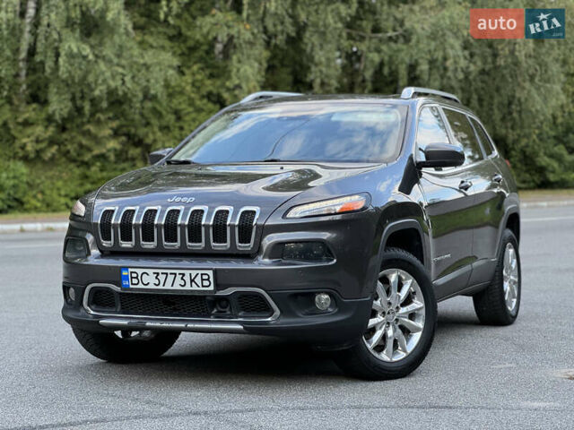 Джип Чероки 2014 в Трускавце на Automoto.ua Серый Джип Чероки, объемом двигателя 3.24 л и пробегом 175 тыс. км за 14900 $, фото 7 на Automoto.ua