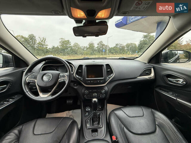 Сірий Джип Cherokee, об'ємом двигуна 2 л та пробігом 239 тис. км за 17500 $, фото 54 на Automoto.ua