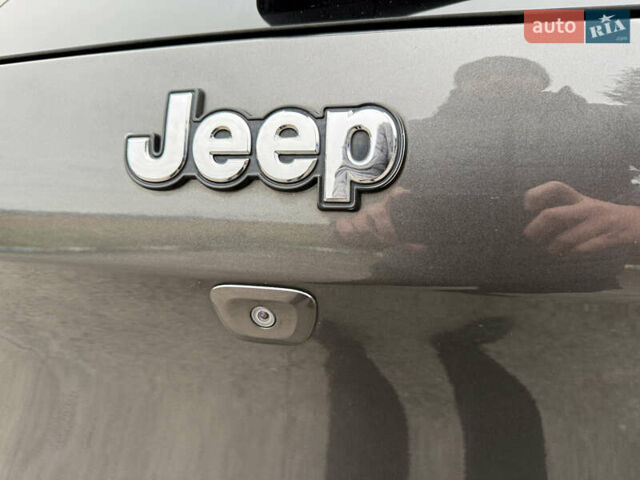 Сірий Джип Cherokee, об'ємом двигуна 2 л та пробігом 239 тис. км за 17500 $, фото 26 на Automoto.ua