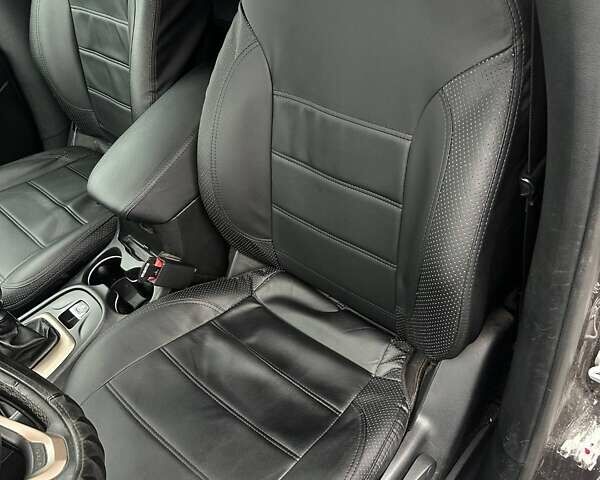 Сірий Джип Cherokee, об'ємом двигуна 1.96 л та пробігом 205 тис. км за 14000 $, фото 24 на Automoto.ua