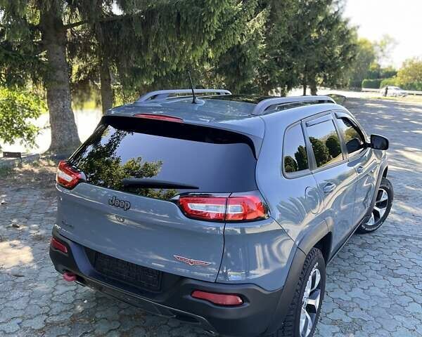 Серый Джип Чероки, объемом двигателя 3.24 л и пробегом 304 тыс. км за 14200 $, фото 5 на Automoto.ua