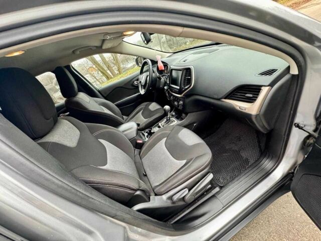 Серый Джип Чероки, объемом двигателя 3.2 л и пробегом 133 тыс. км за 11800 $, фото 15 на Automoto.ua