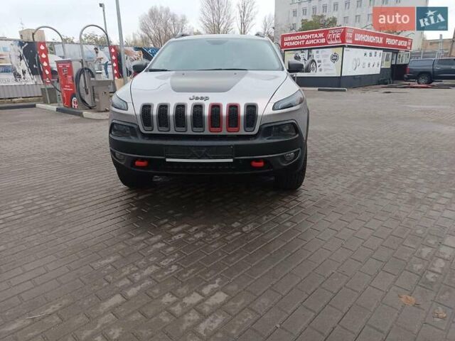 Серый Джип Чероки, объемом двигателя 3.24 л и пробегом 141 тыс. км за 16500 $, фото 2 на Automoto.ua