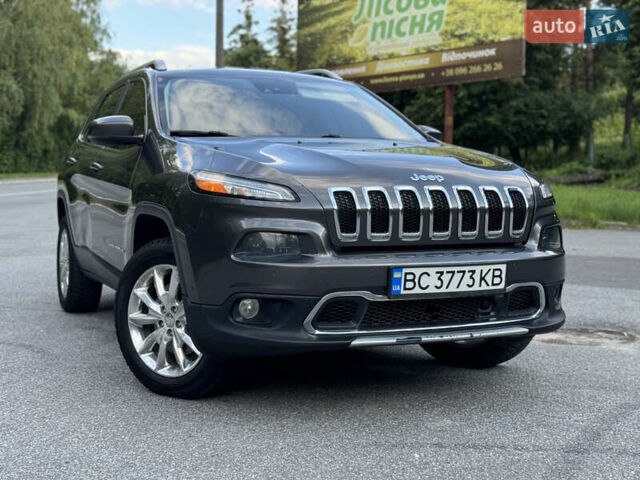 Джип Чероки 2014 в Трускавце на Automoto.ua Серый Джип Чероки, объемом двигателя 3.24 л и пробегом 175 тыс. км за 14900 $, фото 3 на Automoto.ua
