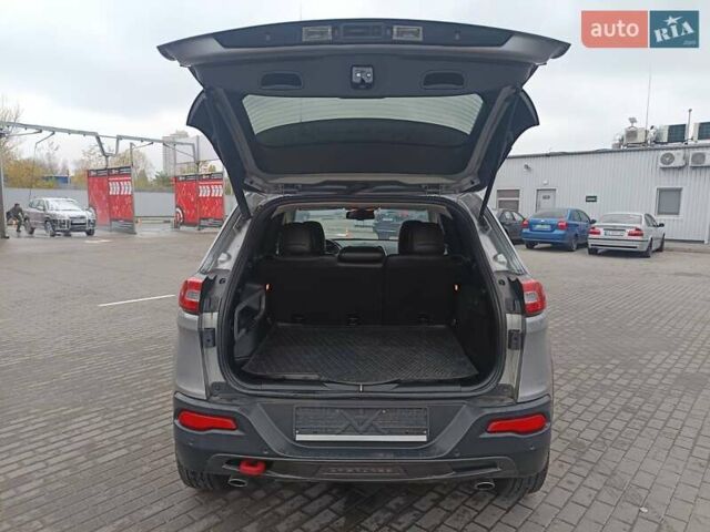 Серый Джип Чероки, объемом двигателя 3.24 л и пробегом 141 тыс. км за 16500 $, фото 9 на Automoto.ua