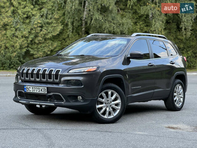 Джип Чероки 2014 в Трускавце на Automoto.ua Серый Джип Чероки, объемом двигателя 3.24 л и пробегом 175 тыс. км за 14900 $, фото 16 на Automoto.ua
