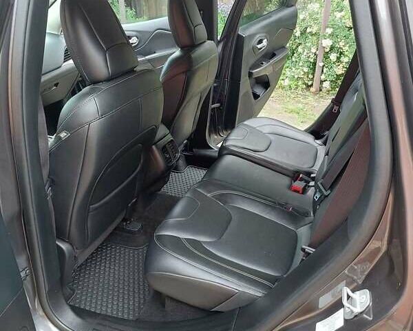 Сірий Джип Cherokee, об'ємом двигуна 1.96 л та пробігом 197 тис. км за 17800 $, фото 20 на Automoto.ua
