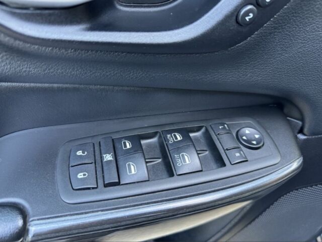 Серый Джип Чероки, объемом двигателя 3.2 л и пробегом 185 тыс. км за 308 $, фото 13 на Automoto.ua