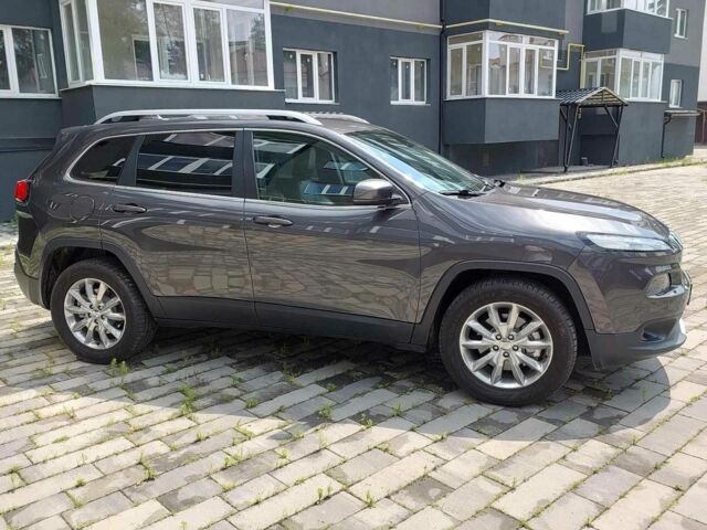 Сірий Джип Cherokee, об'ємом двигуна 2 л та пробігом 197 тис. км за 423 $, фото 1 на Automoto.ua
