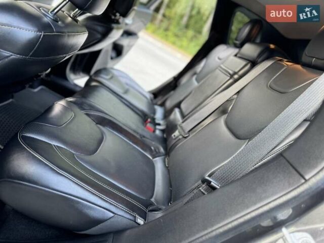 Серый Джип Чероки, объемом двигателя 3.24 л и пробегом 184 тыс. км за 12500 $, фото 10 на Automoto.ua