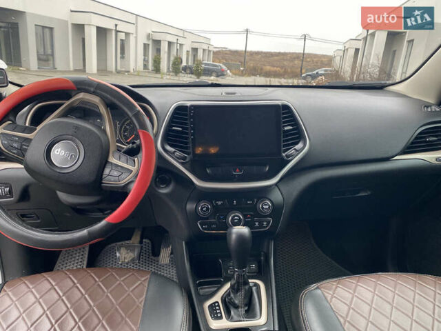 Сірий Джип Cherokee, об'ємом двигуна 2.36 л та пробігом 241 тис. км за 10800 $, фото 23 на Automoto.ua