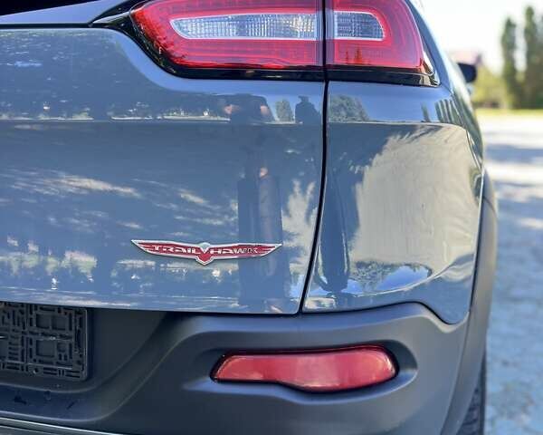 Серый Джип Чероки, объемом двигателя 3.24 л и пробегом 304 тыс. км за 14200 $, фото 16 на Automoto.ua