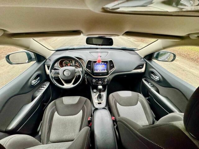 Серый Джип Чероки, объемом двигателя 3.2 л и пробегом 133 тыс. км за 11800 $, фото 10 на Automoto.ua