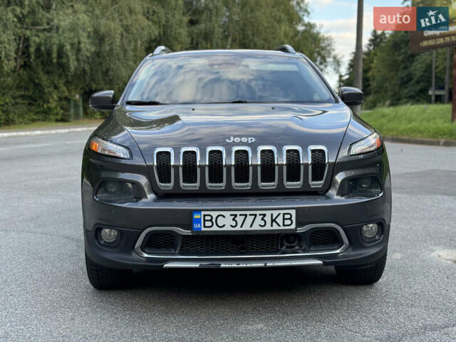 Джип Чероки 2014 в Трускавце на Automoto.ua Серый Джип Чероки, объемом двигателя 3.24 л и пробегом 175 тыс. км за 14900 $, фото 19 на Automoto.ua