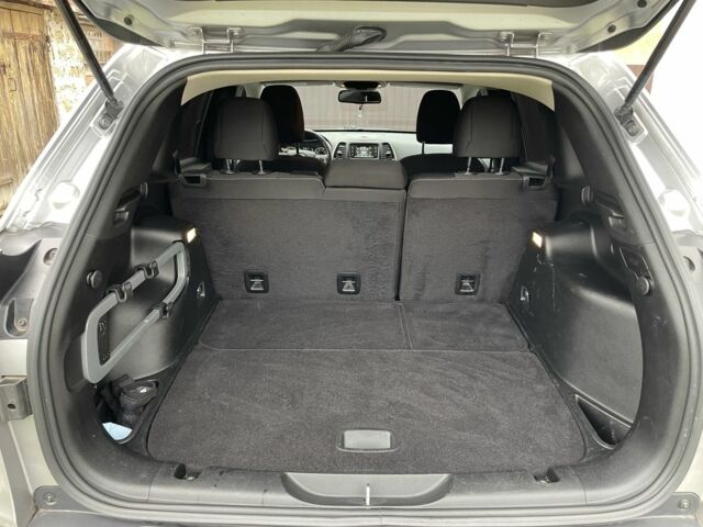 Серый Джип Чероки, объемом двигателя 2.4 л и пробегом 130 тыс. км за 13300 $, фото 20 на Automoto.ua