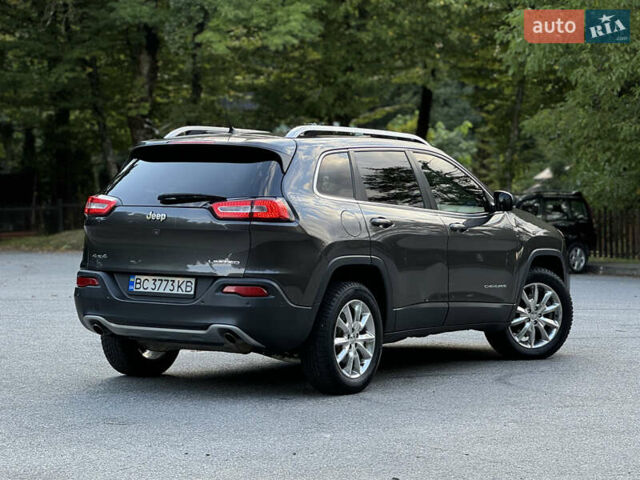 Джип Чероки 2014 в Трускавце на Automoto.ua Серый Джип Чероки, объемом двигателя 3.24 л и пробегом 175 тыс. км за 14900 $, фото 32 на Automoto.ua