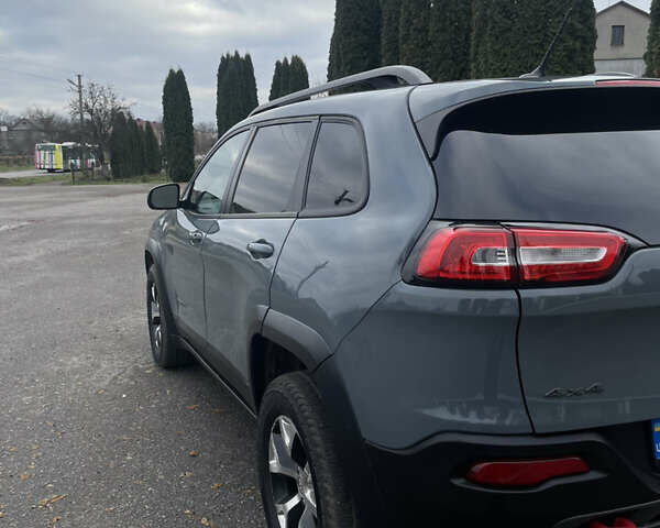 Серый Джип Чероки, объемом двигателя 3.24 л и пробегом 352 тыс. км за 12500 $, фото 9 на Automoto.ua