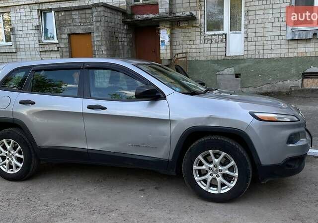 Сірий Джип Cherokee, об'ємом двигуна 2.36 л та пробігом 275 тис. км за 11100 $, фото 12 на Automoto.ua