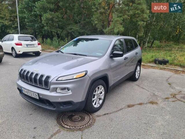 Сірий Джип Cherokee, об'ємом двигуна 2.36 л та пробігом 170 тис. км за 11111 $, фото 7 на Automoto.ua