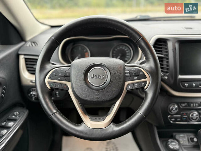 Сірий Джип Cherokee, об'ємом двигуна 2 л та пробігом 239 тис. км за 17500 $, фото 55 на Automoto.ua
