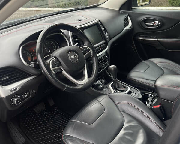 Серый Джип Чероки, объемом двигателя 3.24 л и пробегом 352 тыс. км за 12500 $, фото 18 на Automoto.ua