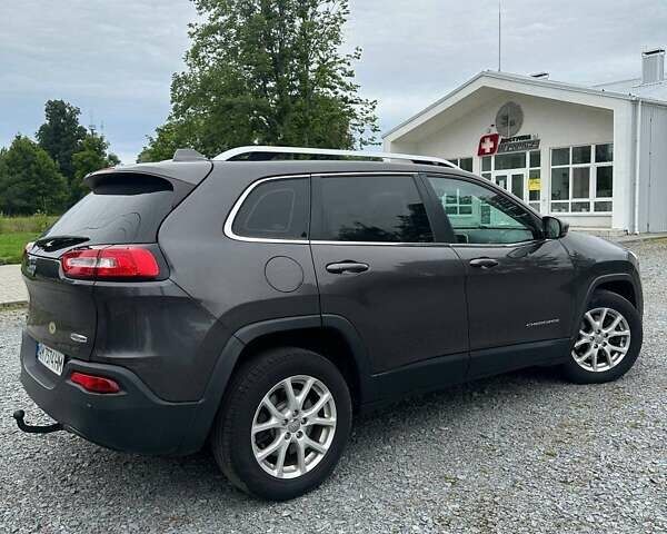Сірий Джип Cherokee, об'ємом двигуна 1.96 л та пробігом 205 тис. км за 14000 $, фото 3 на Automoto.ua