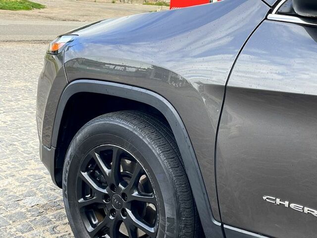 Сірий Джип Cherokee, об'ємом двигуна 2.4 л та пробігом 246 тис. км за 11900 $, фото 3 на Automoto.ua