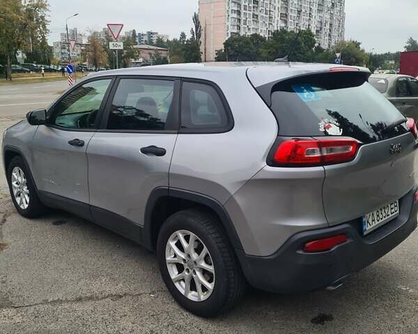 Сірий Джип Cherokee, об'ємом двигуна 2.36 л та пробігом 170 тис. км за 11111 $, фото 2 на Automoto.ua
