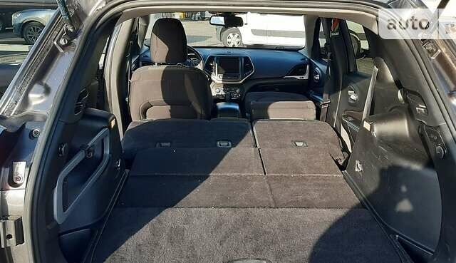 Сірий Джип Cherokee, об'ємом двигуна 2.4 л та пробігом 154 тис. км за 13900 $, фото 17 на Automoto.ua