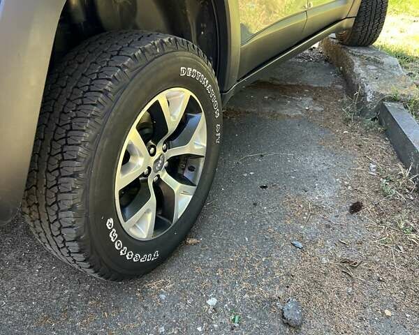 Серый Джип Чероки, объемом двигателя 3.24 л и пробегом 304 тыс. км за 14200 $, фото 18 на Automoto.ua