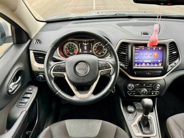 Серый Джип Чероки, объемом двигателя 3.2 л и пробегом 133 тыс. км за 11800 $, фото 12 на Automoto.ua