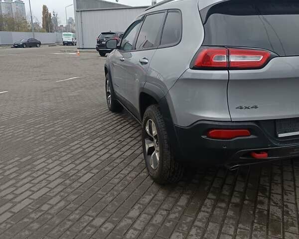 Серый Джип Чероки, объемом двигателя 3.24 л и пробегом 141 тыс. км за 16500 $, фото 1 на Automoto.ua