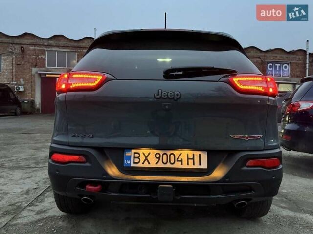 Серый Джип Чероки, объемом двигателя 3.24 л и пробегом 165 тыс. км за 16000 $, фото 7 на Automoto.ua