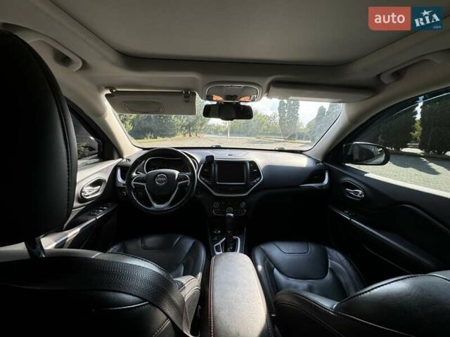 Серый Джип Чероки, объемом двигателя 3.24 л и пробегом 304 тыс. км за 14200 $, фото 36 на Automoto.ua