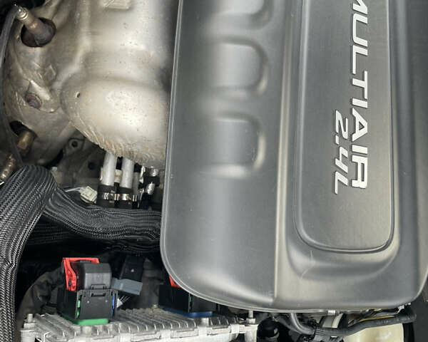 Серый Джип Чероки, объемом двигателя 2.36 л и пробегом 200 тыс. км за 14750 $, фото 1 на Automoto.ua