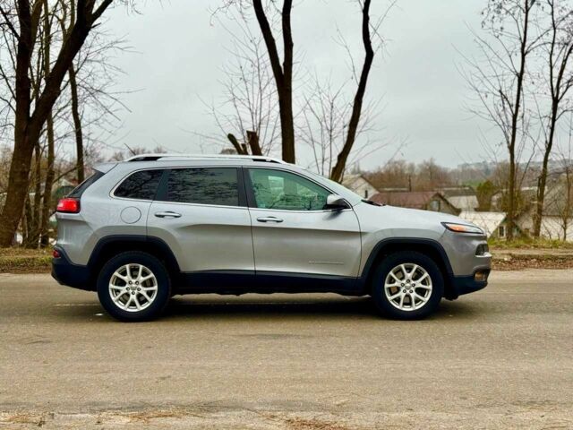 Серый Джип Чероки, объемом двигателя 3.2 л и пробегом 133 тыс. км за 11800 $, фото 8 на Automoto.ua