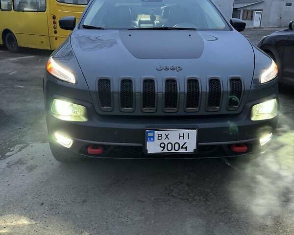 Серый Джип Чероки, объемом двигателя 3.24 л и пробегом 165 тыс. км за 16000 $, фото 11 на Automoto.ua