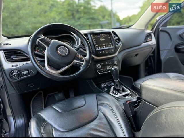 Серый Джип Чероки, объемом двигателя 3.24 л и пробегом 184 тыс. км за 12500 $, фото 11 на Automoto.ua