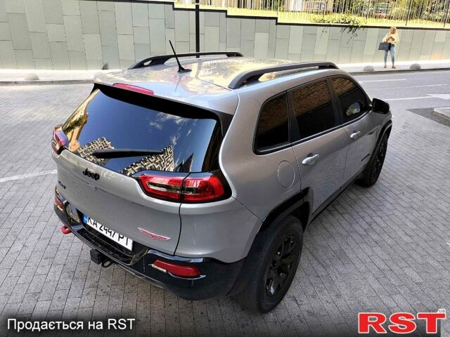 Джип Чероки 2014 в Харькове на Automoto.ua Серый Джип Чероки, объемом двигателя 3.2 л и пробегом 190 тыс. км за 13600 $, фото 4 на Automoto.ua