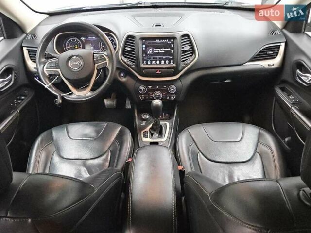 Сірий Джип Cherokee, об'ємом двигуна 2.36 л та пробігом 148 тис. км за 1500 $, фото 6 на Automoto.ua